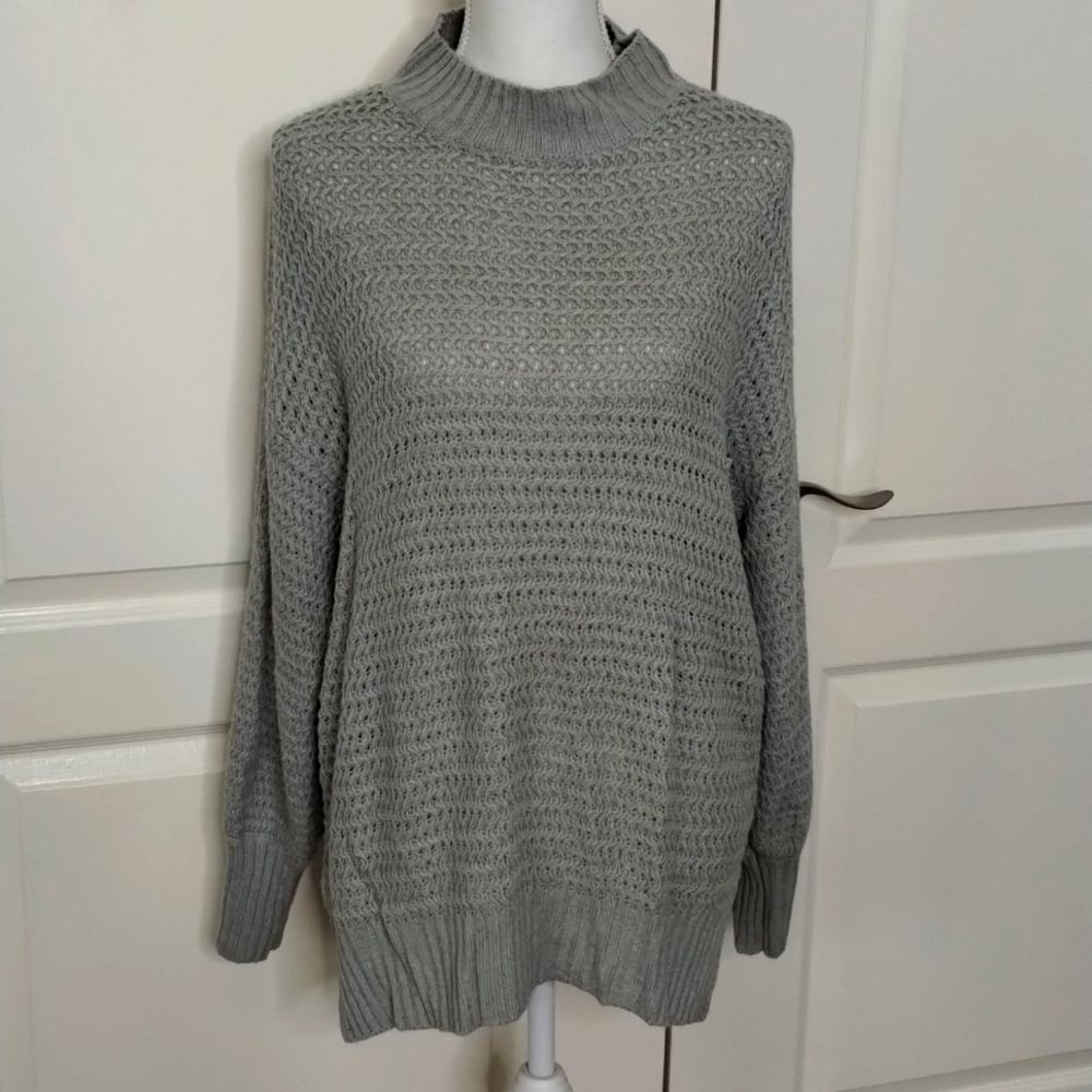 Unbranded women's size medium chunky gray turtleneck style sweater